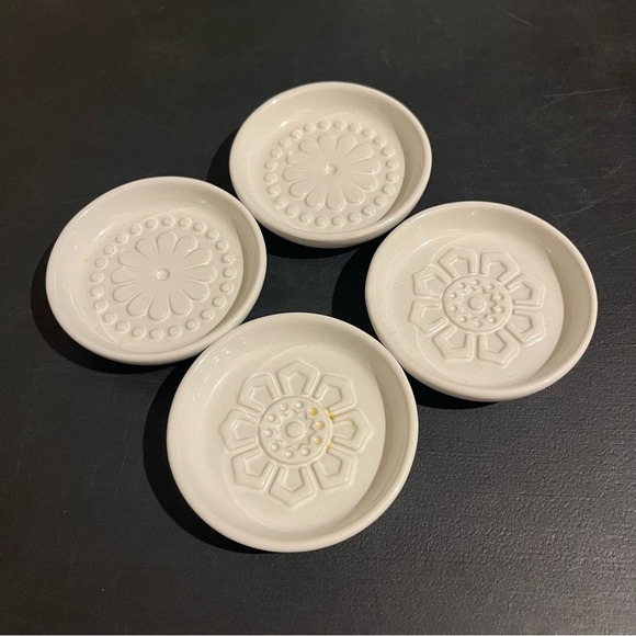 IKEA Dip Dish Set of 4 White Sauce Dish 3.25" Salt Dish Medallion Pattern - Picture 1 of 3